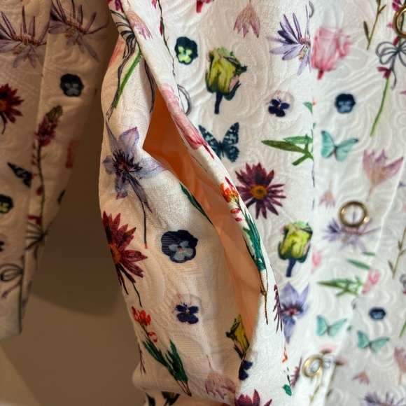 YUMI Sz 6 Jacket Snap Buttons Ruffles at Shoulders Floral Butterflies Textured - Picture 3 of 12